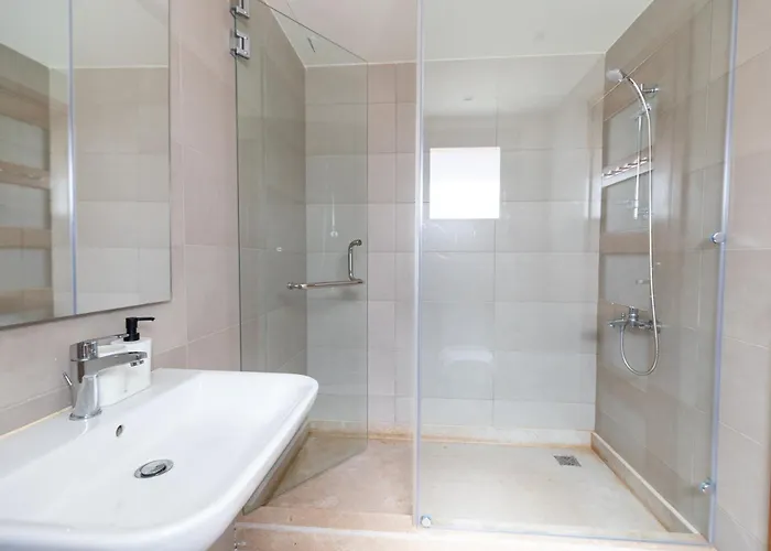 Baywest 95 Tranquil 2br * الغردقة